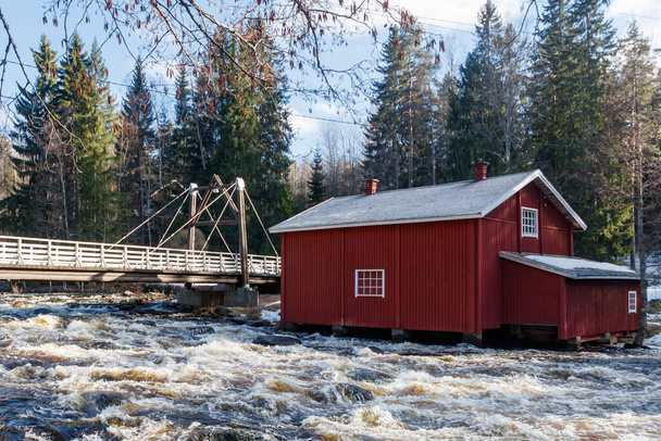 Antiguo molino en el río Jokelanjoki, Kouvola, Finlandia - Foto, Imagen