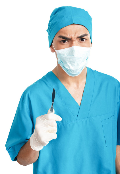φοιτητής ιατρικής με ένα χειρουργικό νυστέρι  - Φωτογραφία, εικόνα