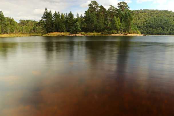 Procházky po Loch Beannacharan  - Fotografie, Obrázek