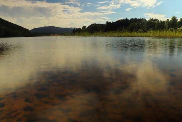 Yazın Loch Pityoulish 'de kürek çekmek - Fotoğraf, Görsel