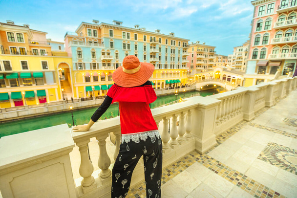 Nainen Venetsiassa Doha - Valokuva, kuva