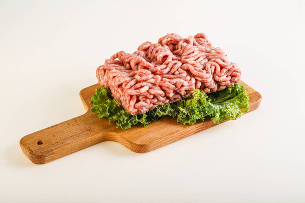 Сырое мясо из свинины для приготовления пищи - Фото, изображение