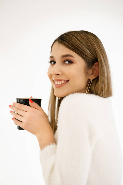 Coffee. Beautiful Girl Drinking Coffee. - Фото, изображение