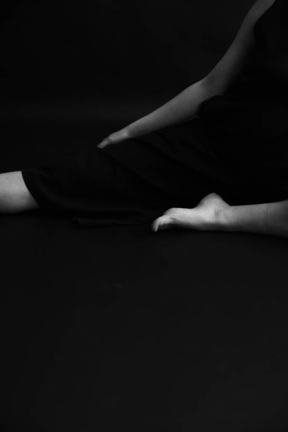 women's legs close-up, black and white photo of body details, elegant and sensual fingers - Φωτογραφία, εικόνα