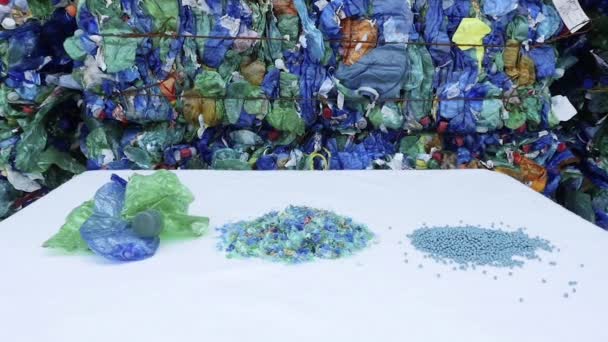 el proceso de reciclado de plástico - Imágenes, Vídeo