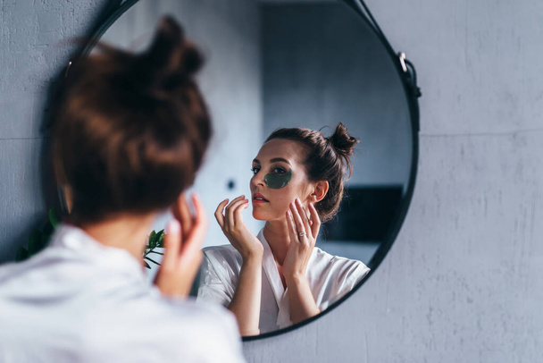Womens morning facial care, under eye patches - Valokuva, kuva