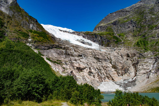 Briksdalsbreen arm of Jostedalsbreen Glacier in 2019, Εθνικό Πάρκο Josedalsbreen, Νορβηγία - Φωτογραφία, εικόνα