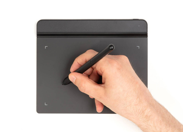 Tekening tablet geïsoleerd op wit met clipping pad - Foto, afbeelding