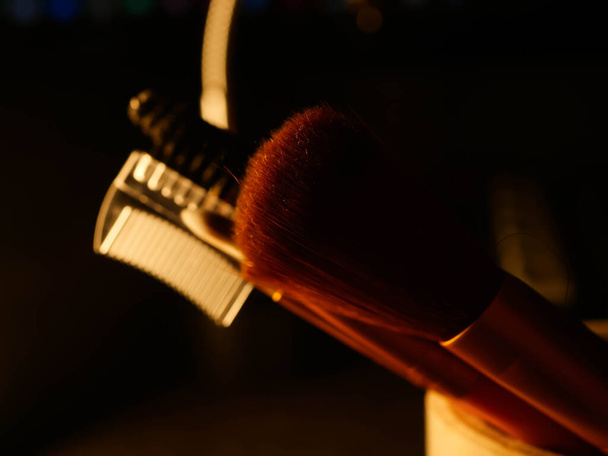 Profesionální make-up kartáče a nástroje, make-up produkty set - Fotografie, Obrázek