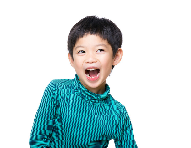 Азиатский мальчик взволнован
  - Фото, изображение