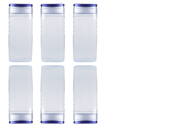 Bouteilles de gel. Bouteilles transparentes de gel douche isolées sur fond blanc avec espace pour le texte. - Photo, image