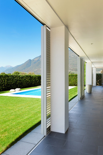 Villa moderne avec piscine
 - Photo, image