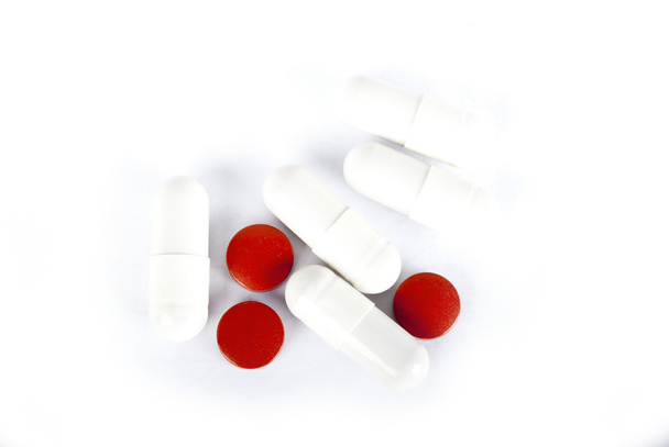 Pils, κόκκινο και λευκό - Φωτογραφία, εικόνα