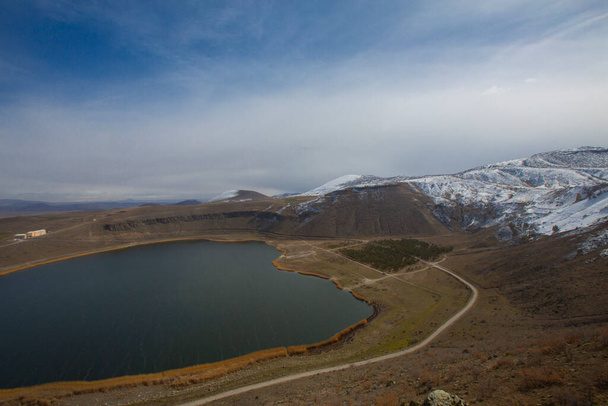 Narlgl with Pomegranate Lake or other name Acgol, located in the city of Nigde, Turkey is vokanik crater lake. - Foto, Imagem