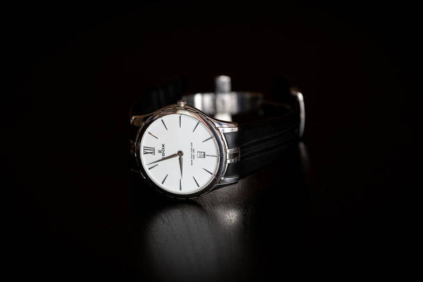 Men's watch on a black background - Foto, Bild