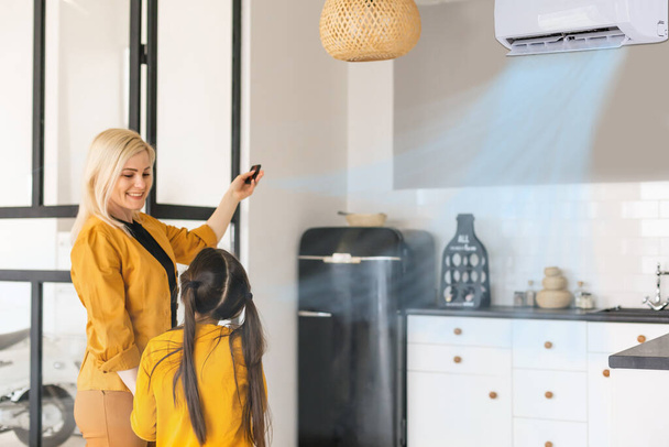 Aria condizionata o condizionatore d'aria in soggiorno - Foto, immagini