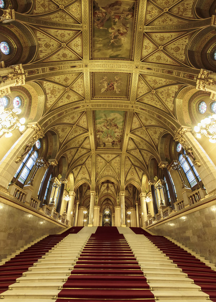 Здание парламента Венгрии в Будапеште - Фото, изображение