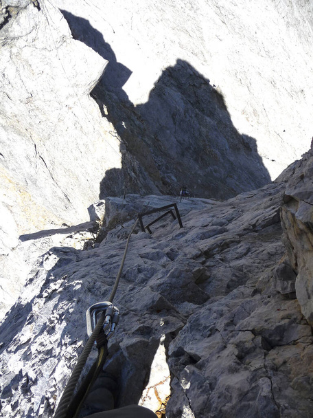 Bergblick auf berühmte Kletterroute vom Jubilaumsgrat zur Zugspitze, Bayern, Deutschland - Foto, Bild