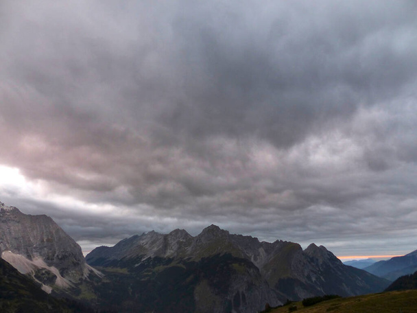 Turystyka górska Karwendel, Tyrol, Austria - Zdjęcie, obraz