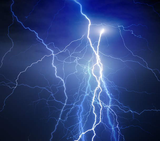 ağır yaz fırtınası sırasında büyük Lightning'ler - Fotoğraf, Görsel