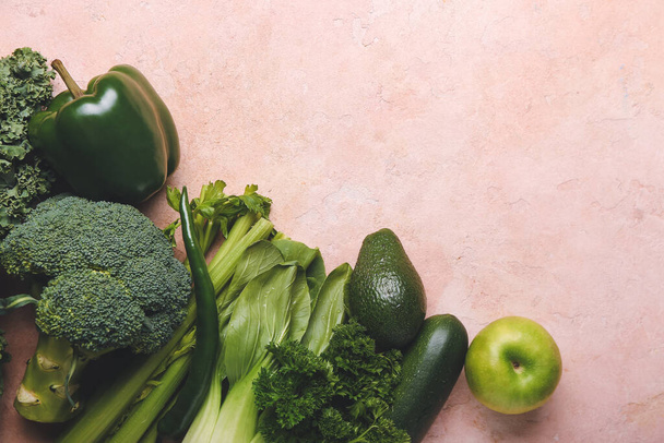 健康的な緑の果物や野菜の色の背景 - 写真・画像