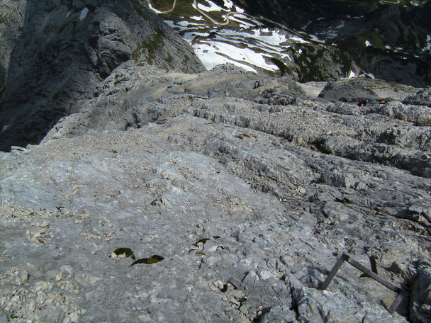 Alpspitze vía Ferrata en Garmisch-Partenkirchen, Baviera, Alemania en primavera - Foto, Imagen
