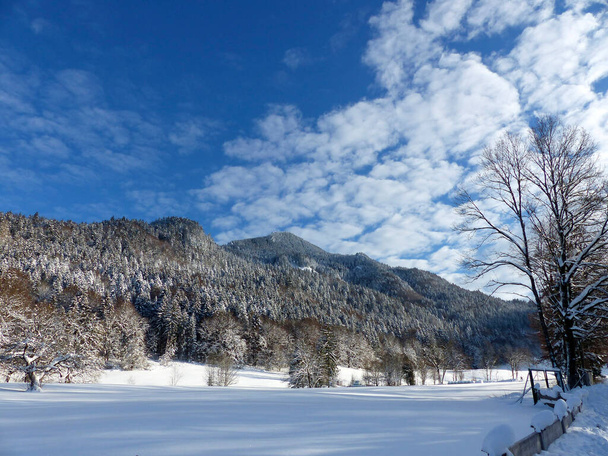 Randonnée hivernale vers la montagne de Seekarkreuz et la cabane de Lengrieser, Bavière, Allemagne - Photo, image