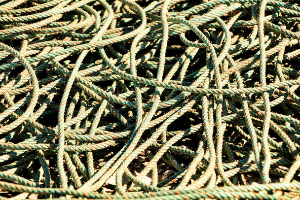 Textura de cordas no porto de Santa Pola sob o sol - Foto, Imagem
