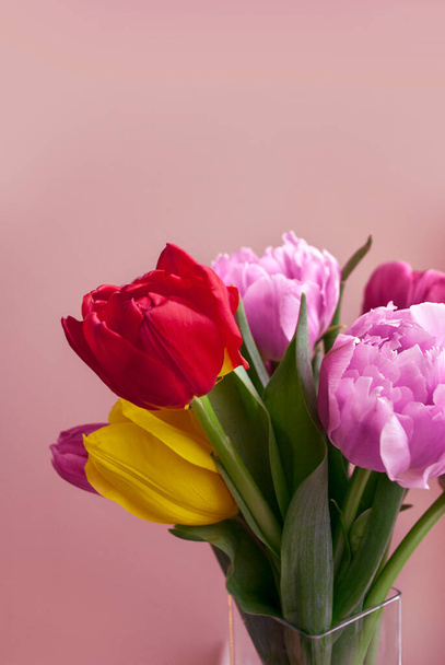 Spring tulip flowers in vase - Photo, Image