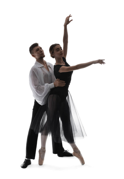 Silueta mladých baletních tanečníků na bílém pozadí - Fotografie, Obrázek