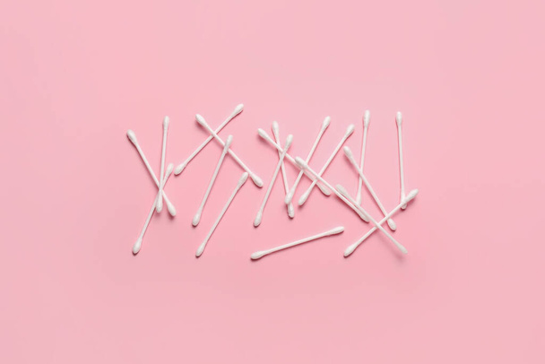 Cotton swabs on color background - Photo, image