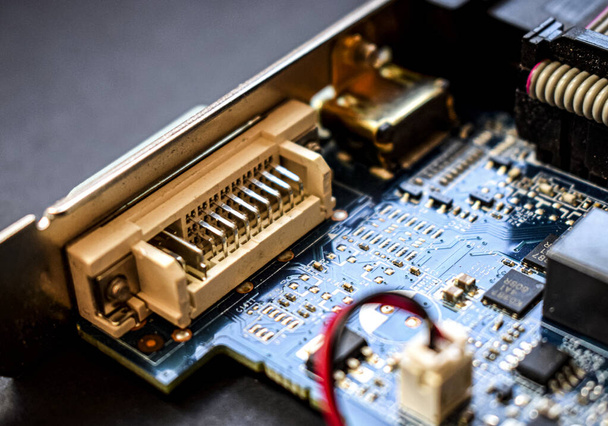 Počítačový čip a elektrický obvod. - Fotografie, Obrázek