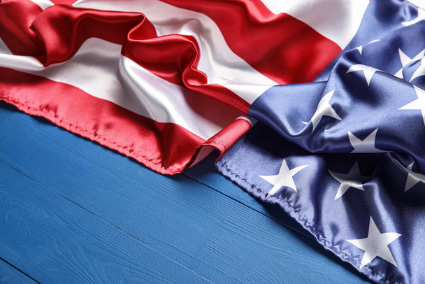 USA Flagge auf hölzernem Hintergrund - Foto, Bild