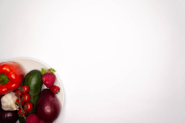 Legumes e frutas sobre fundo branco - Foto, Imagem