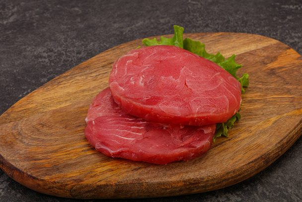 Nyers tonhal steak grillhez - Fotó, kép