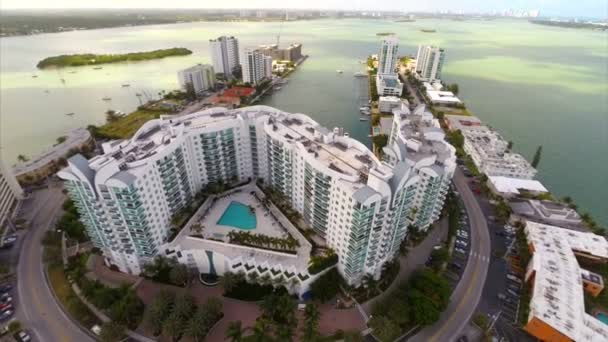 Здания в Harbour Island Miami Beach
 - Кадры, видео