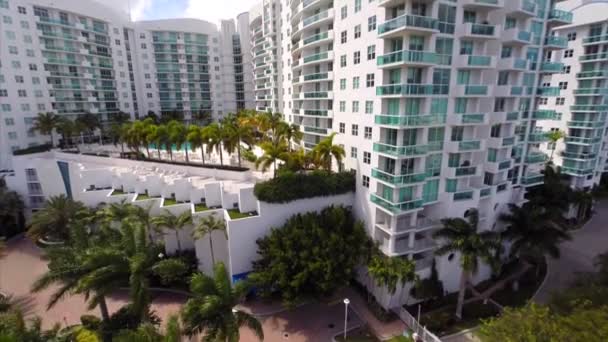 Gebäude am Strand der Hafeninsel Miami - Filmmaterial, Video