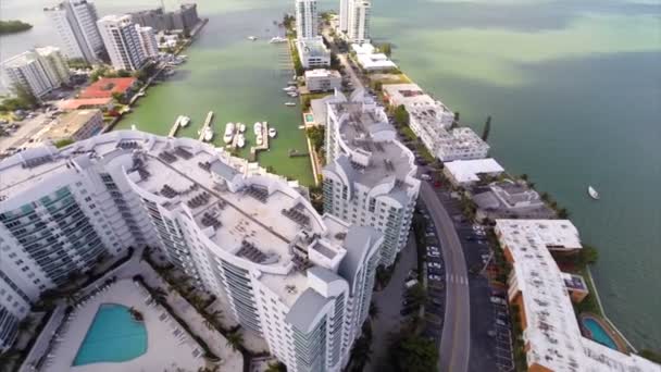 Gebäude am Strand der Hafeninsel Miami - Filmmaterial, Video