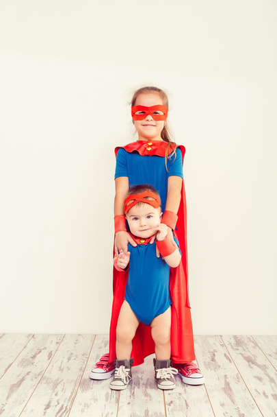 Super héroe niños
 - Foto, Imagen