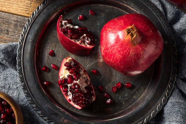 Raw Red Organic Pomegranate Seeds Ready to Eat - Foto, Bild