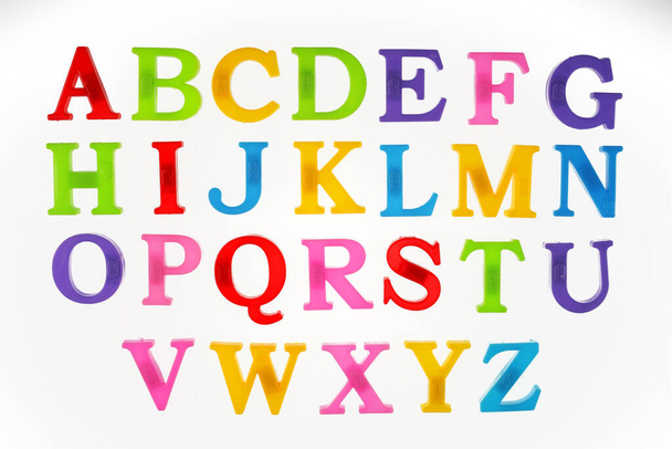 Alfabeto inglés sobre fondo blanco, vista superior. - Foto, Imagen