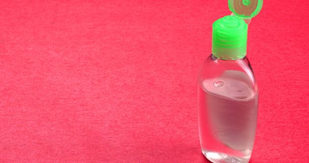 Gel de álcool lavagem das mãos ou desinfetante garrafa, mais limpo para anti bactérias e evitar germes proteger vírus como corona (COVID-19) e outros. - Foto, Imagem