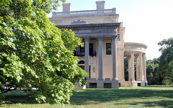 Vanderbilt Mansion, ejemplo icónico de la arquitectura Beaux-Arts, construida entre 1896 y 1899, Hyde Park, NY, EE.UU. - 15 de agosto de 2020 - Foto, imagen