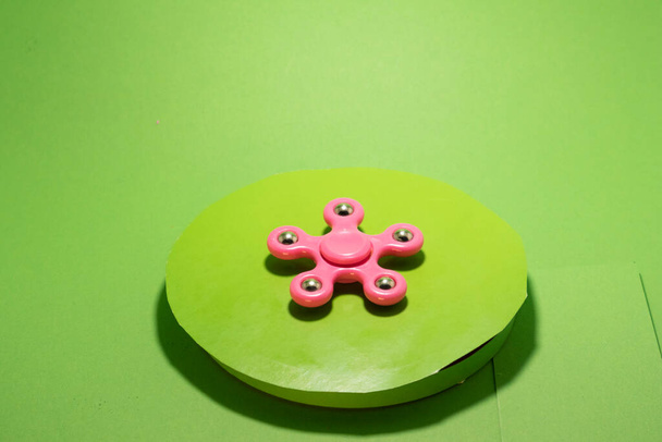spinner on chroma key isolated pink color rotation motion  - Photo, Image