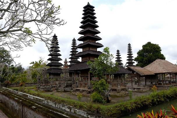 A picture of a hindu temple in Bali island - Φωτογραφία, εικόνα