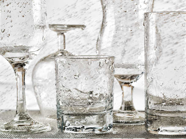 Glassware washing under water jets - Valokuva, kuva