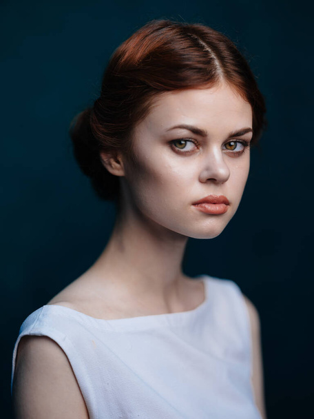 Attractive woman red hair white dress hairstyle model - Φωτογραφία, εικόνα