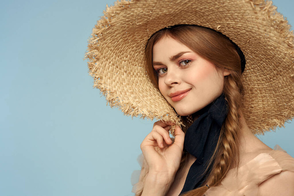 Beautiful woman in a hat pigtails charm travel - Foto, Imagem