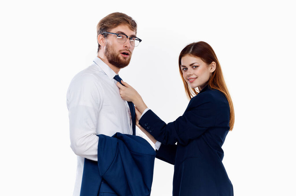 スーツを着た若いカップル同僚財務オフィスマネージャー - 写真・画像