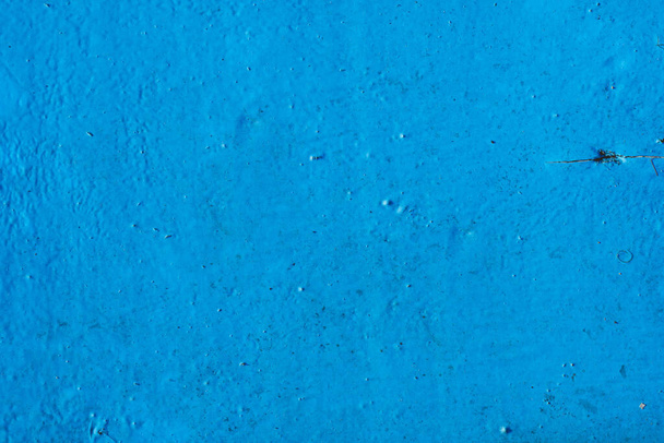 Текстура тла. Пилова стара дерев'яна поверхня, пофарбована синьою фарбою. Вид зверху, простір для копіювання
 - Фото, зображення